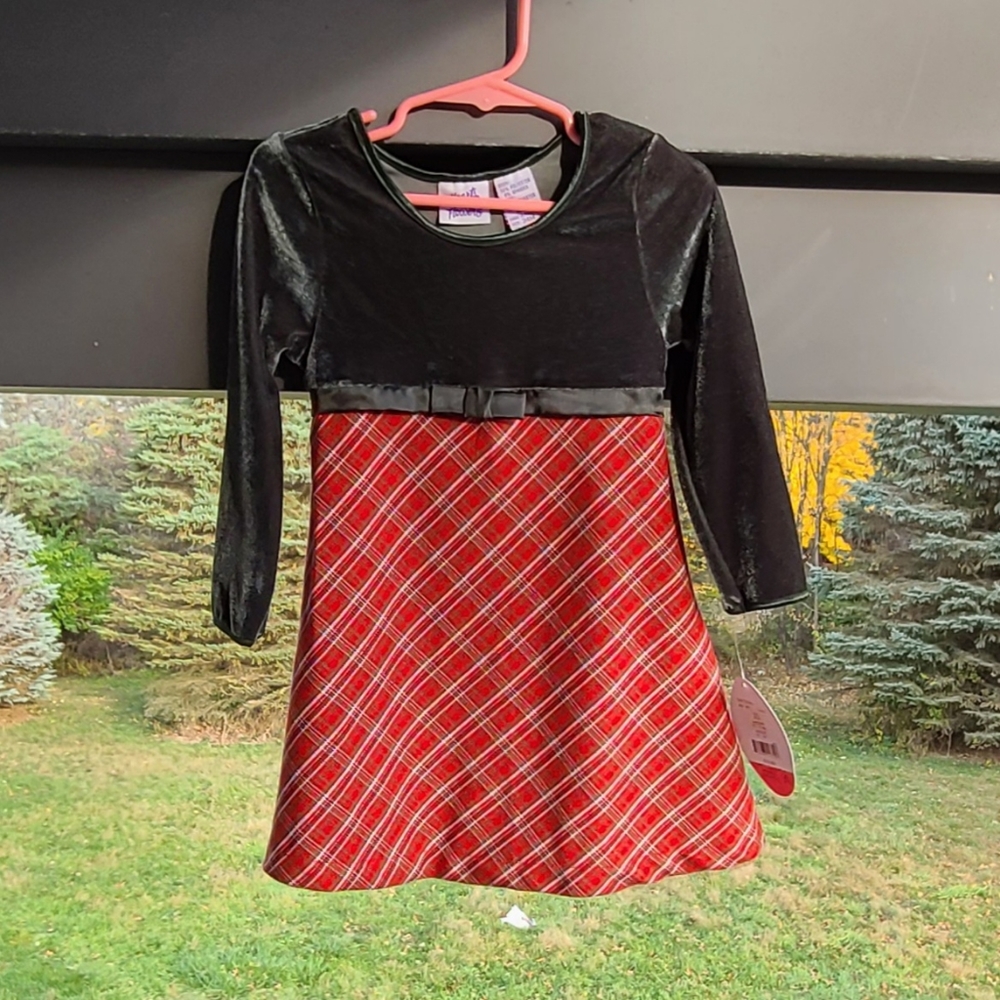NWT- Hearts & Flowers Green Velvety Christmas Dress‎